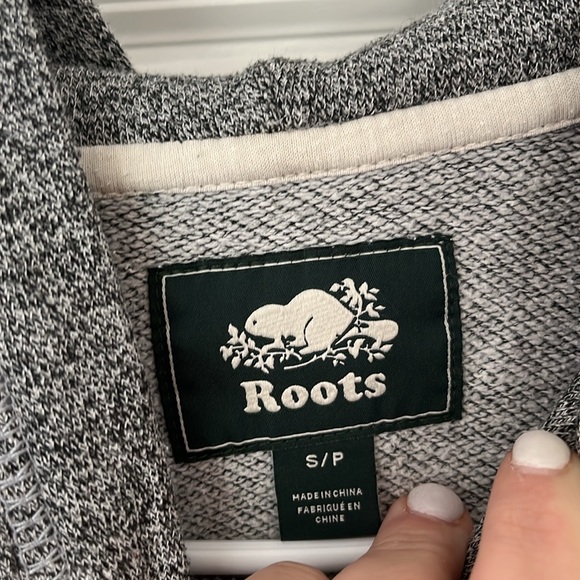 Women’s Roots Boston Gray Sweatshirt Size Small - Picture 7 of 8